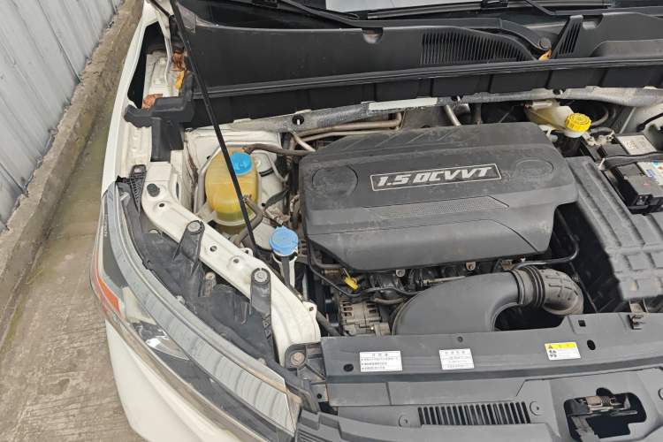 Used GAC Trumpchi GS3 2017 150N Manual Elite Edition Engine Bay Right