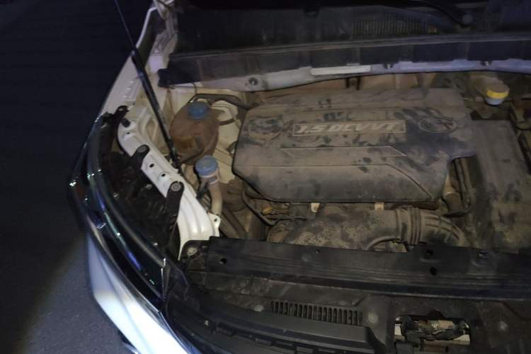 Used GAC Trumpchi GS3 2017 150N Manual Elite Edition Engine Bay Right
