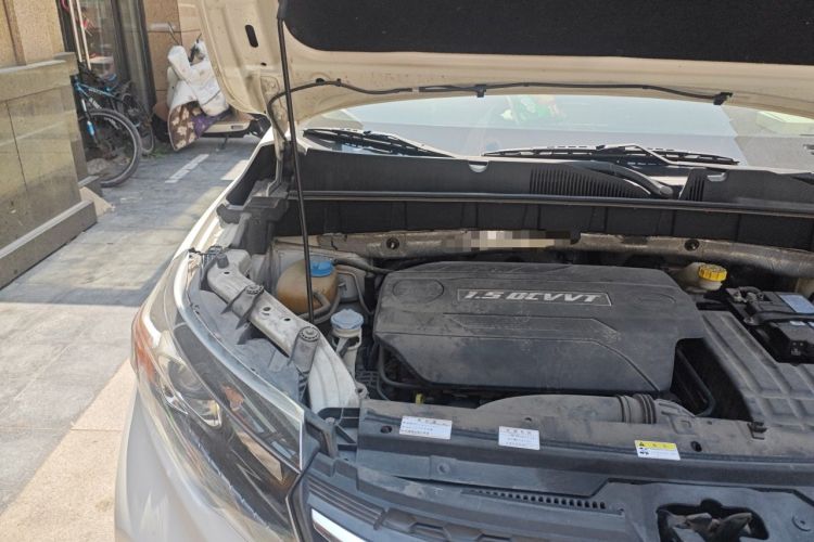 Used GAC Trumpchi GS3 2017 150N Automatic Elite Edition Engine Bay Right