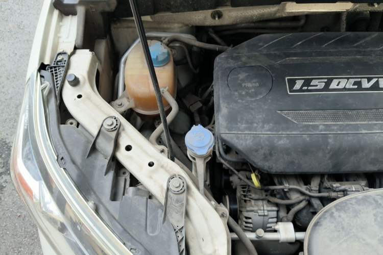 Used GAC Trumpchi GS3 2017 150N Automatic Elite Edition Engine Bay Right