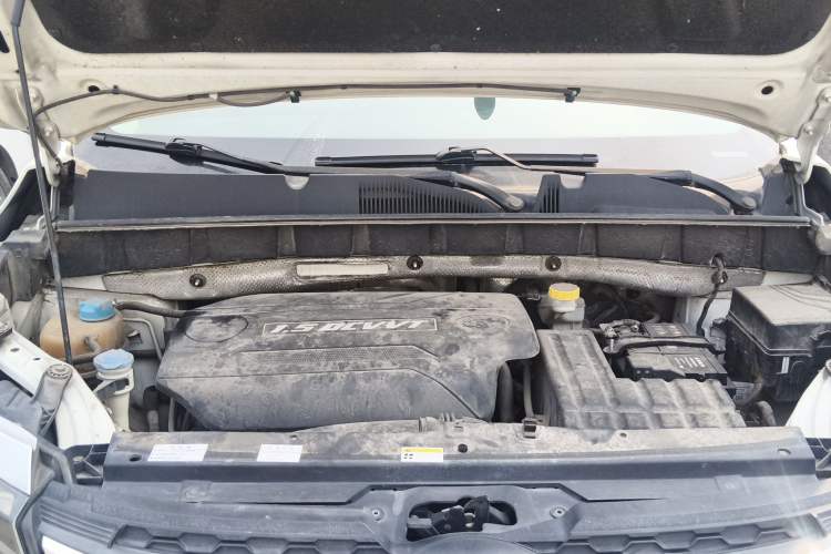 Used GAC Trumpchi GS3 2017 150N Manual Elite Edition Engine Bay