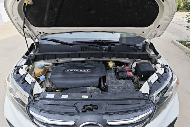 Used GAC Trumpchi GS3 2017 150N Manual Elite Edition Engine Bay