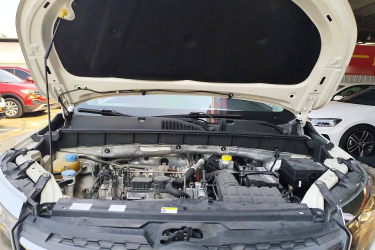 Used GAC Trumpchi GS3 2017 200T Automatic Elite Edition Engine Bay