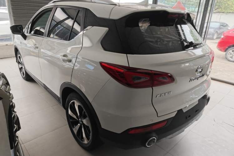 Used GAC Trumpchi GS3 2017 200T Automatic Luxury Edition Exterior 2