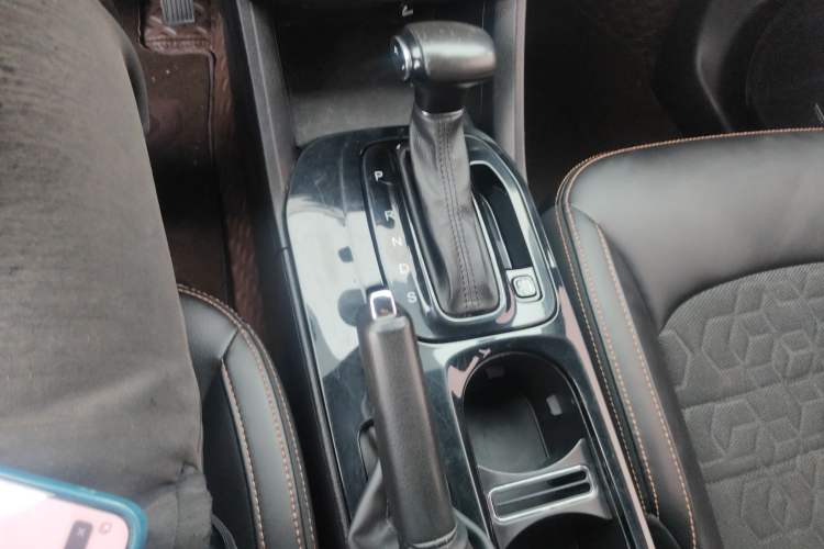 Used GAC Trumpchi GS3 2017 150N Automatic Elite Edition Gear Lever