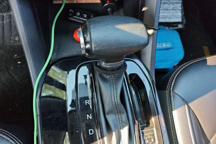Used GAC Trumpchi GS3 2017 200T Automatic Prestige Edition Gear Lever