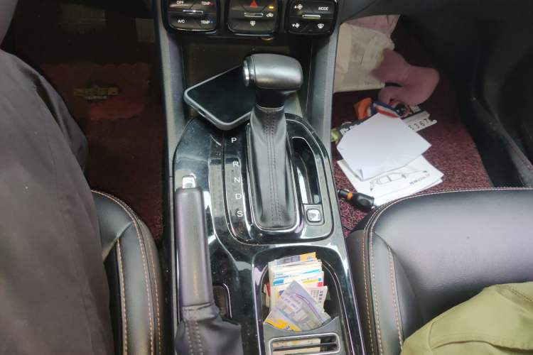 Used GAC Trumpchi GS3 2017 150N Automatic Elite Edition Gear Lever