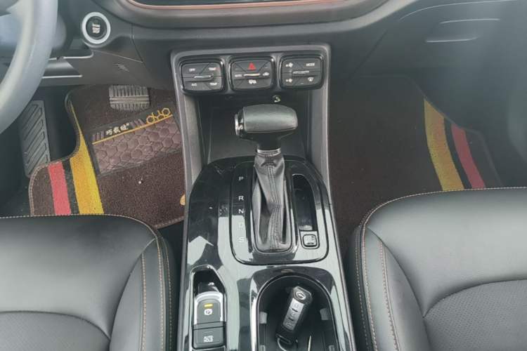 Used GAC Trumpchi GS3 2017 200T Automatic Luxury Edition Gear Lever