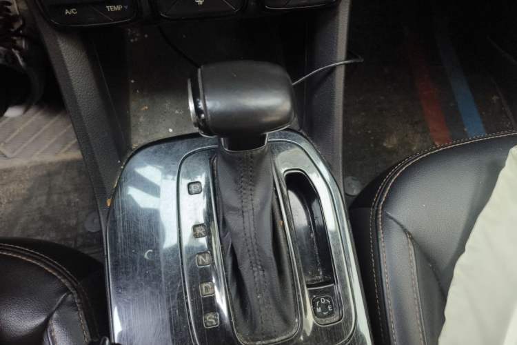 Used GAC Trumpchi GS3 2017 200T Automatic Elite Edition Gear Lever