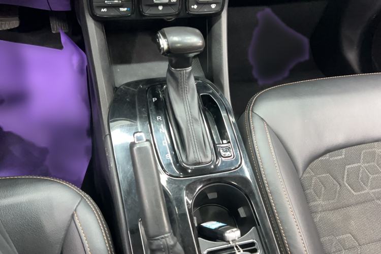 Used GAC Trumpchi GS3 2017 200T Automatic Elite Edition Gear Lever