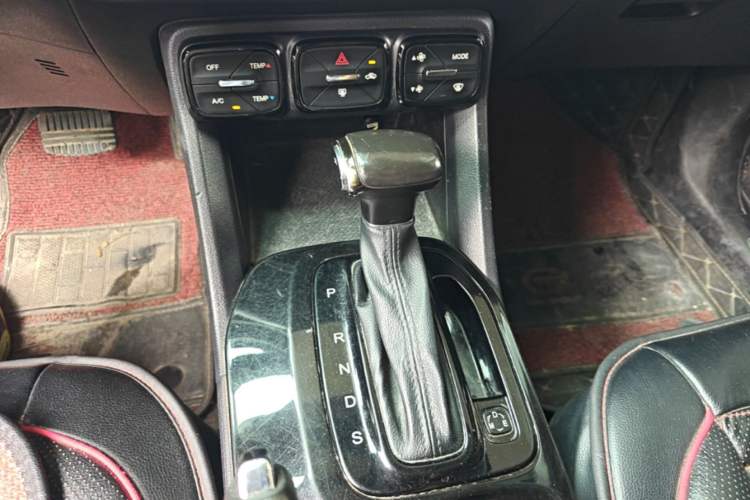 Used GAC Trumpchi GS3 2017 150N Automatic Elite Edition Gear Lever