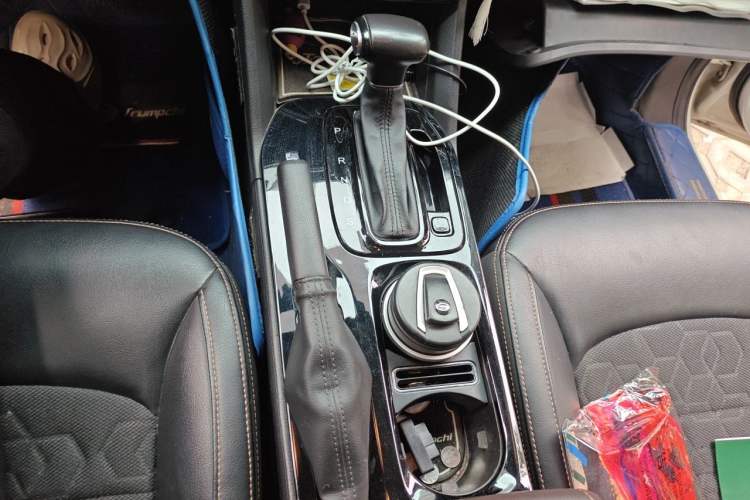 Used GAC Trumpchi GS3 2017 200T Automatic Elite Edition Gear Lever