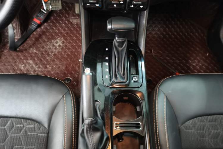 Used GAC Trumpchi GS3 2017 150N Automatic Elite Edition Gear Lever