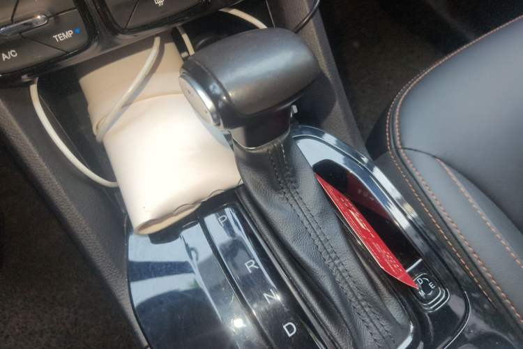 Used GAC Trumpchi GS3 2017 150N Automatic Elite Edition Gear Lever