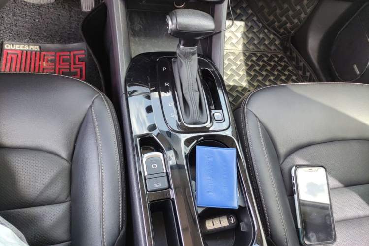 Used GAC Trumpchi GS3 2017 200T Automatic Luxury Edition Gear Lever