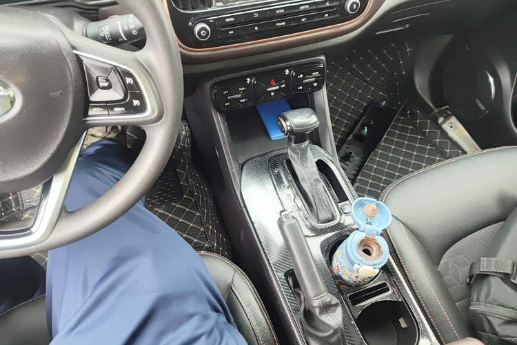 Used GAC Trumpchi GS3 2017 150N Automatic Elite Edition Gear Lever