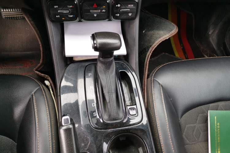 Used GAC Trumpchi GS3 2017 150N Automatic Elite Edition Gear Lever