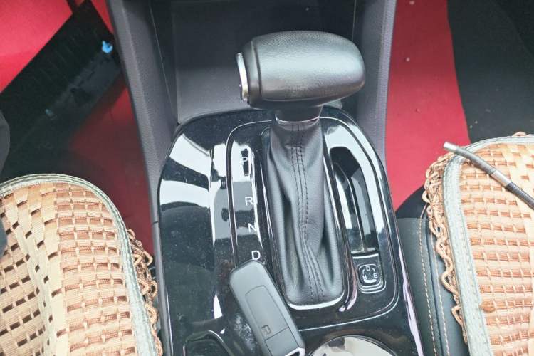 Used GAC Trumpchi GS3 2017 200T Automatic Luxury Edition Gear Lever