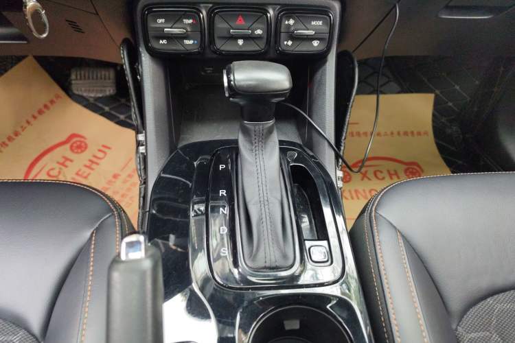Used GAC Trumpchi GS3 2017 150N Automatic Elite Edition Gear Lever