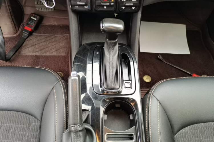Used GAC Trumpchi GS3 2017 150N Automatic Elite Edition Gear Lever