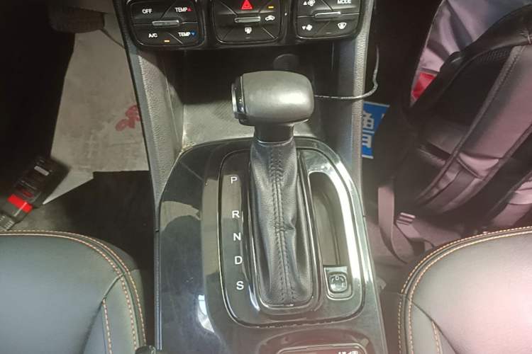 Used GAC Trumpchi GS3 2017 200T Automatic Elite Edition Gear Lever