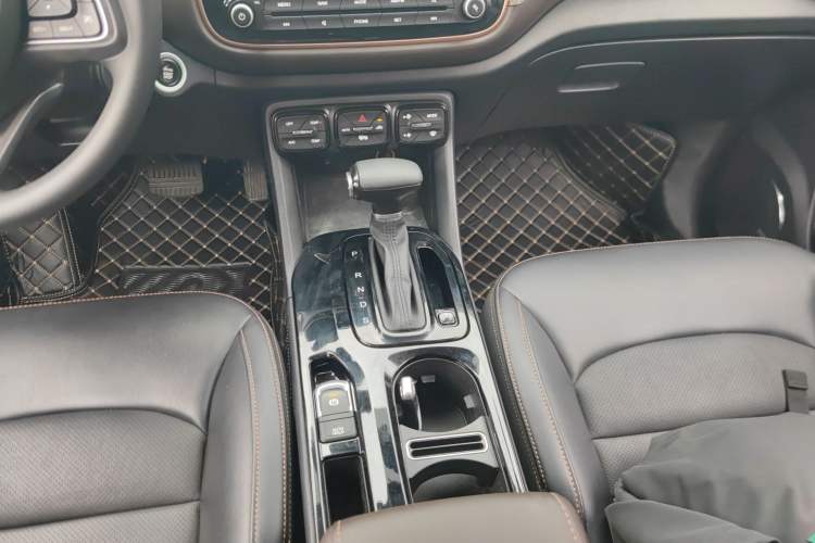 Used GAC Trumpchi GS3 2017 200T Automatic Luxury Edition Gear Lever