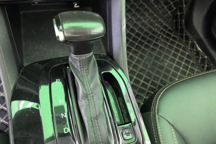 Used GAC Trumpchi GS3 2017 150N Automatic Elite Edition Gear Lever