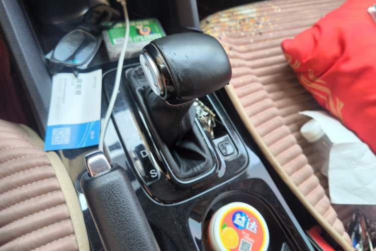 Used GAC Trumpchi GS3 2017 150N Automatic Elite Edition Gear Lever