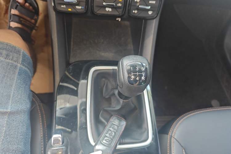 Used GAC Trumpchi GS3 2017 150N Manual Luxury Edition Gear Lever