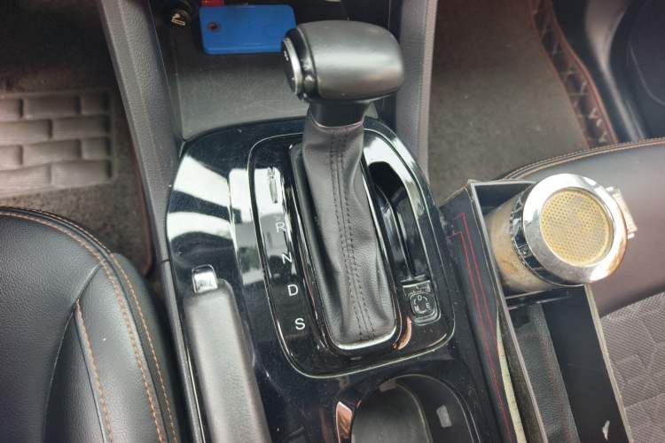 Used GAC Trumpchi GS3 2017 150N Automatic Elite Edition Gear Lever