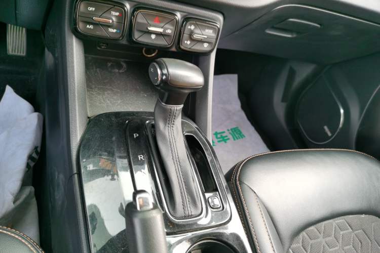 Used GAC Trumpchi GS3 2017 150N Automatic Elite Edition Gear Lever