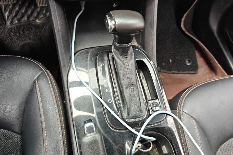 Used GAC Trumpchi GS3 2017 200T Automatic Elite Edition Gear Lever