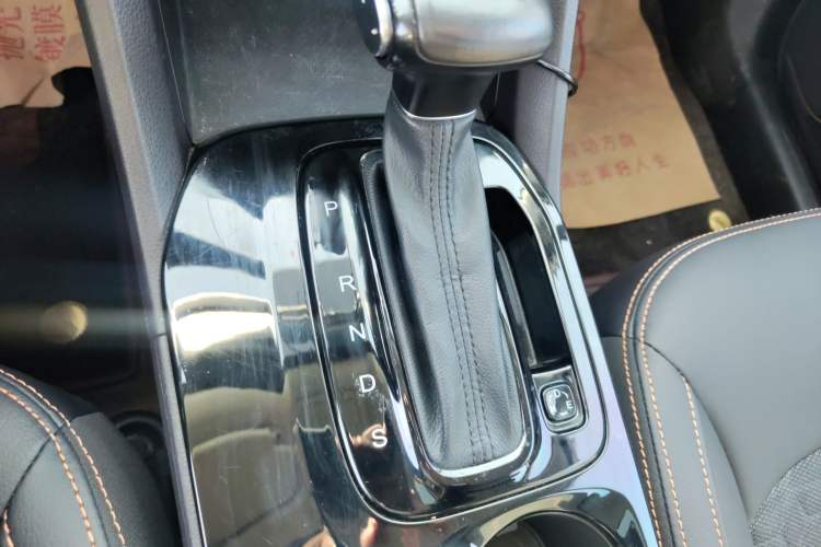 Used GAC Trumpchi GS3 2017 150N Automatic Elite Edition Gear Lever