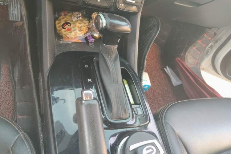 Used GAC Trumpchi GS3 2017 150N Automatic Elite Edition Gear Lever