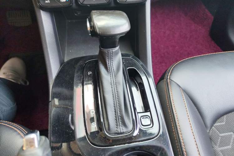 Used GAC Trumpchi GS3 2017 200T Automatic Elite Edition Gear Lever