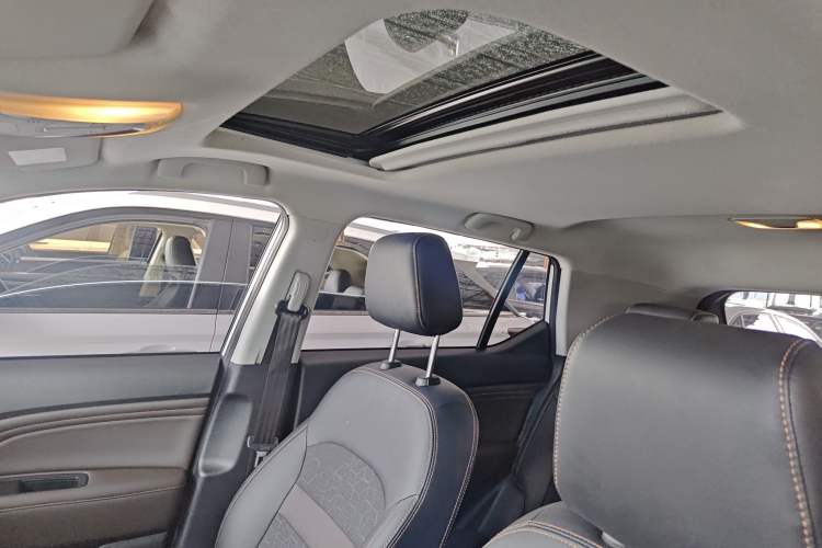 Used GAC Trumpchi GS3 2017 150N Manual Elite Edition Headliner