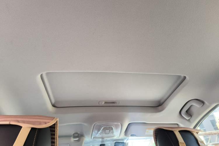 Used GAC Trumpchi GS3 2017 150N Automatic Elite Edition Headliner