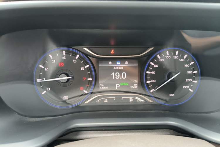 Used GAC Trumpchi GS3 2017 200T Automatic Luxury Edition Instrument Cluster