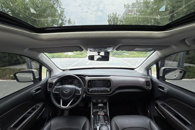 Used GAC Trumpchi GS3 2017 150N Automatic Elite Edition Interior 1