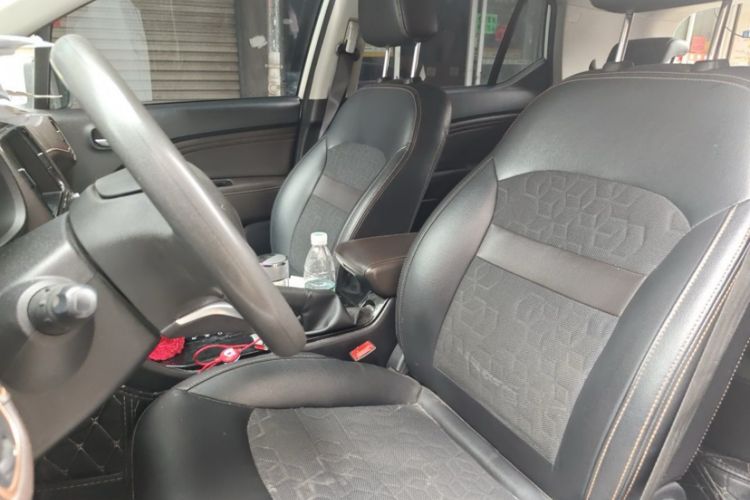 Used GAC Trumpchi GS3 2017 150N Automatic Elite Edition Interior 1