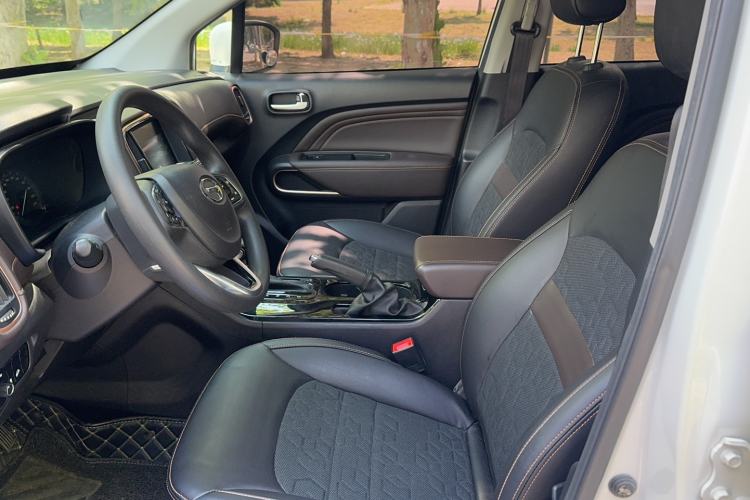 Used GAC Trumpchi GS3 2017 150N Automatic Elite Edition Interior 1