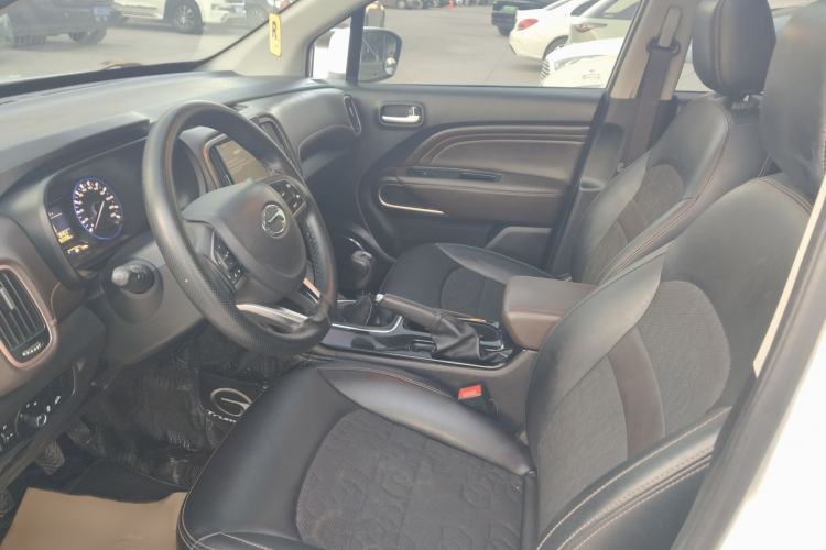 Used GAC Trumpchi GS3 2017 150N Manual Elite Edition Interior 2