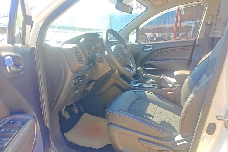 Used GAC Trumpchi GS3 2017 150N Manual Elite Edition Interior 2