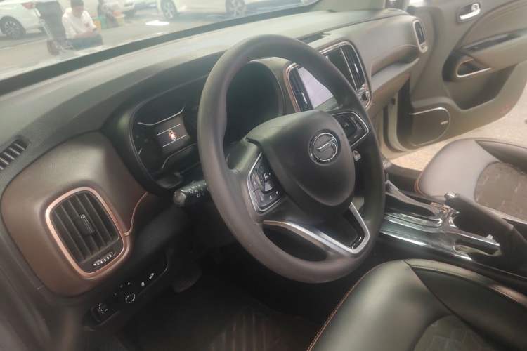 Used GAC Trumpchi GS3 2017 150N Automatic Elite Edition Interior 2