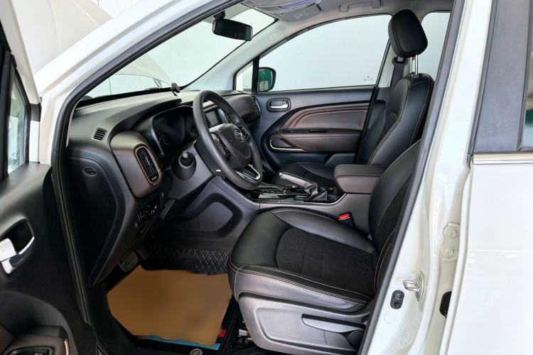 Used GAC Trumpchi GS3 2017 150N Automatic Elite Edition Interior 2