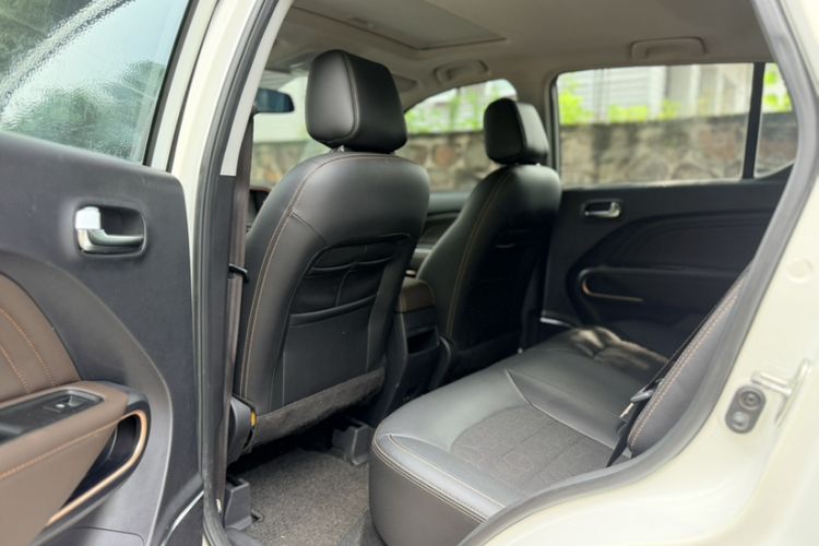 Used GAC Trumpchi GS3 2017 150N Automatic Elite Edition Interior 2