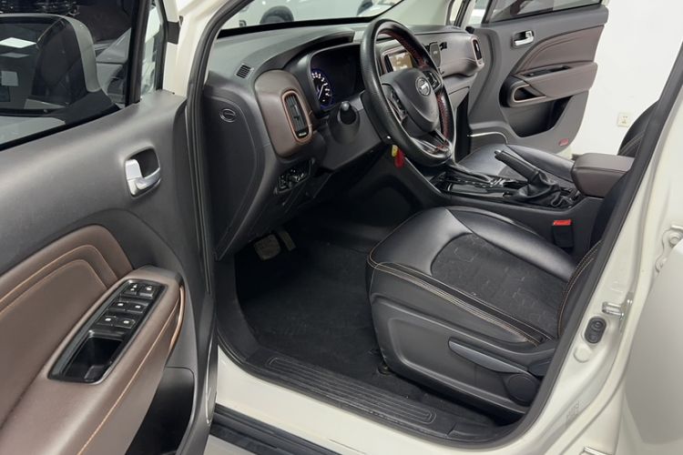 Used GAC Trumpchi GS3 2017 150N Automatic Elite Edition Interior 3