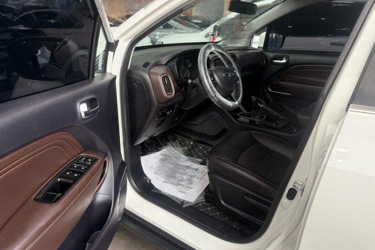 Used GAC Trumpchi GS3 2017 150N Manual Elite Edition Interior 3