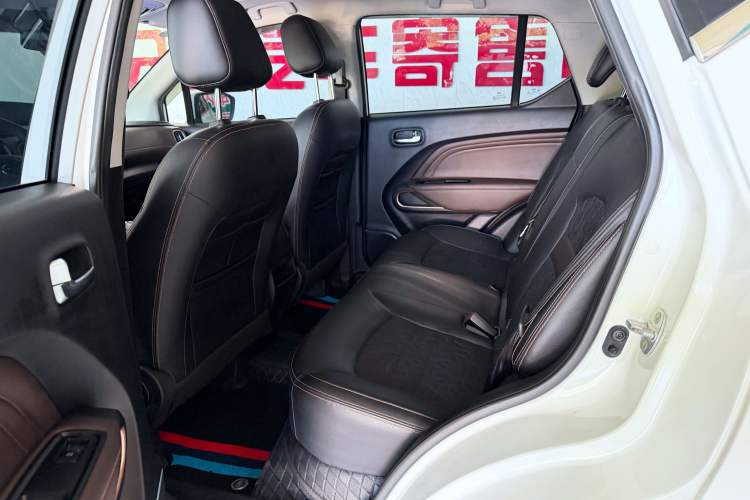 Used GAC Trumpchi GS3 2017 150N Automatic Elite Edition Interior 3