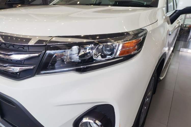 Used GAC Trumpchi GS3 2017 150N Automatic Elite Edition Left Front Headlight